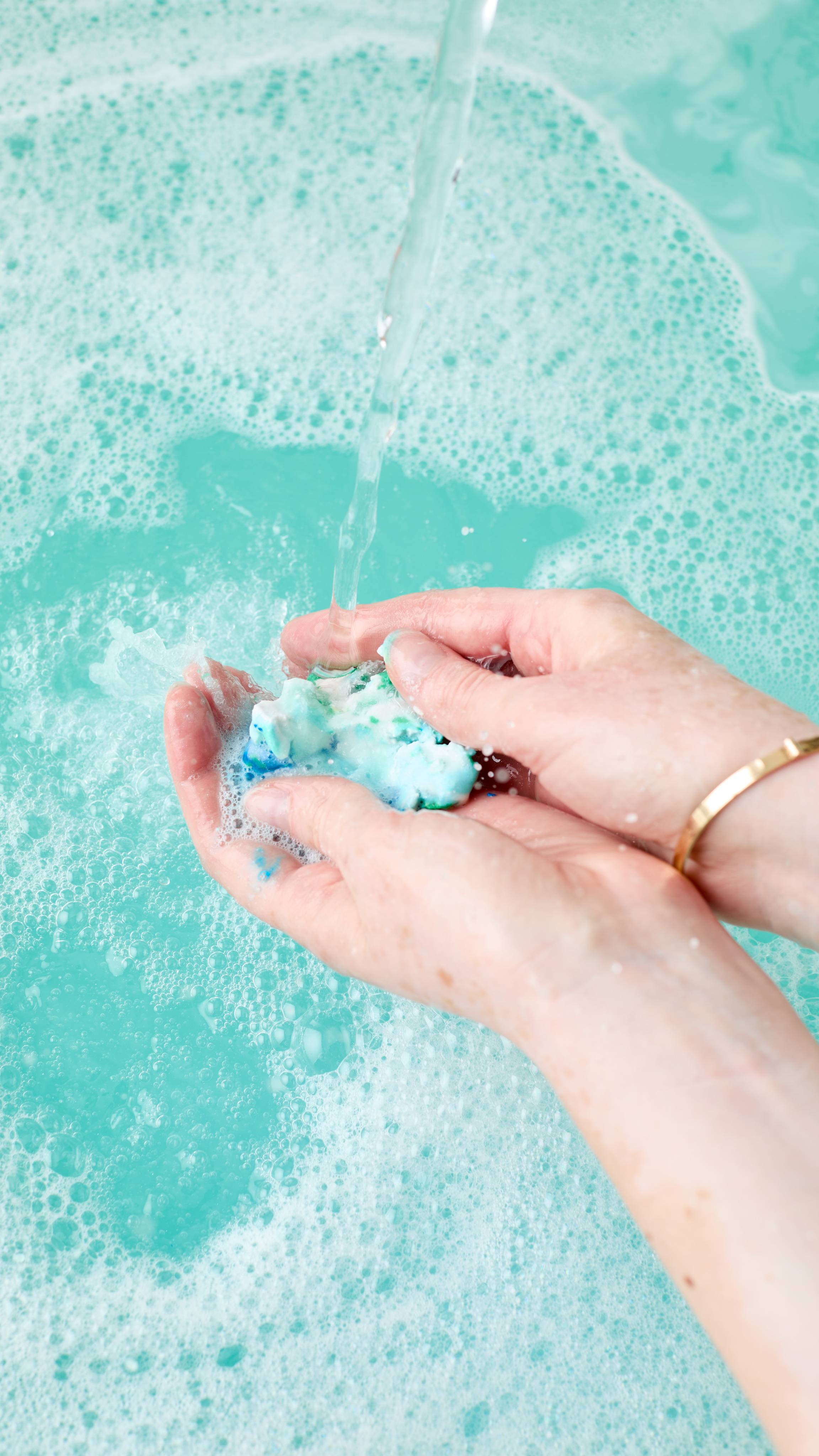 8A6A000A-9E28-A415-3CB9-0861A81060C5