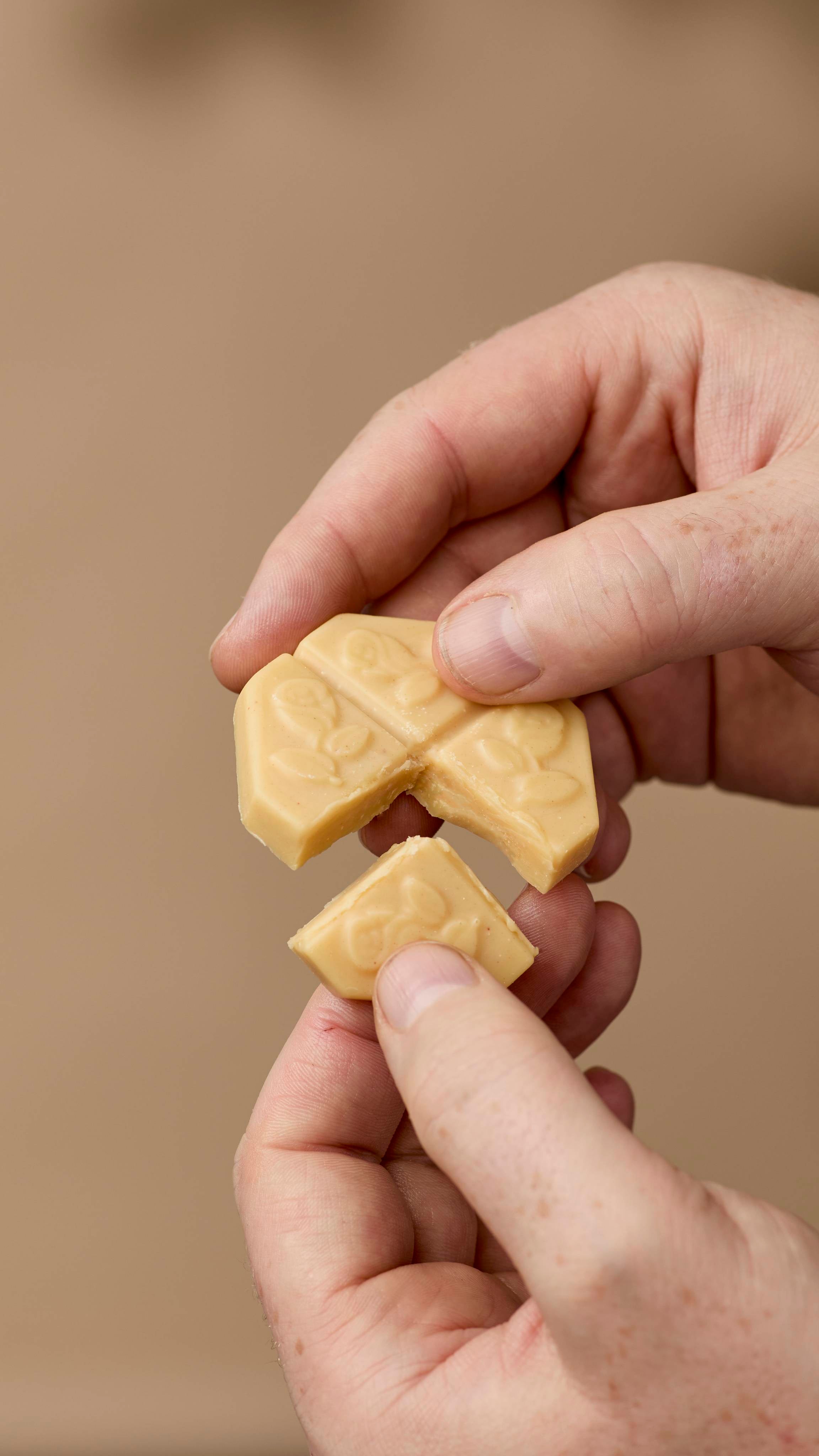 C21386E1-4005-34CF-6C1A-723DA3AF9D92